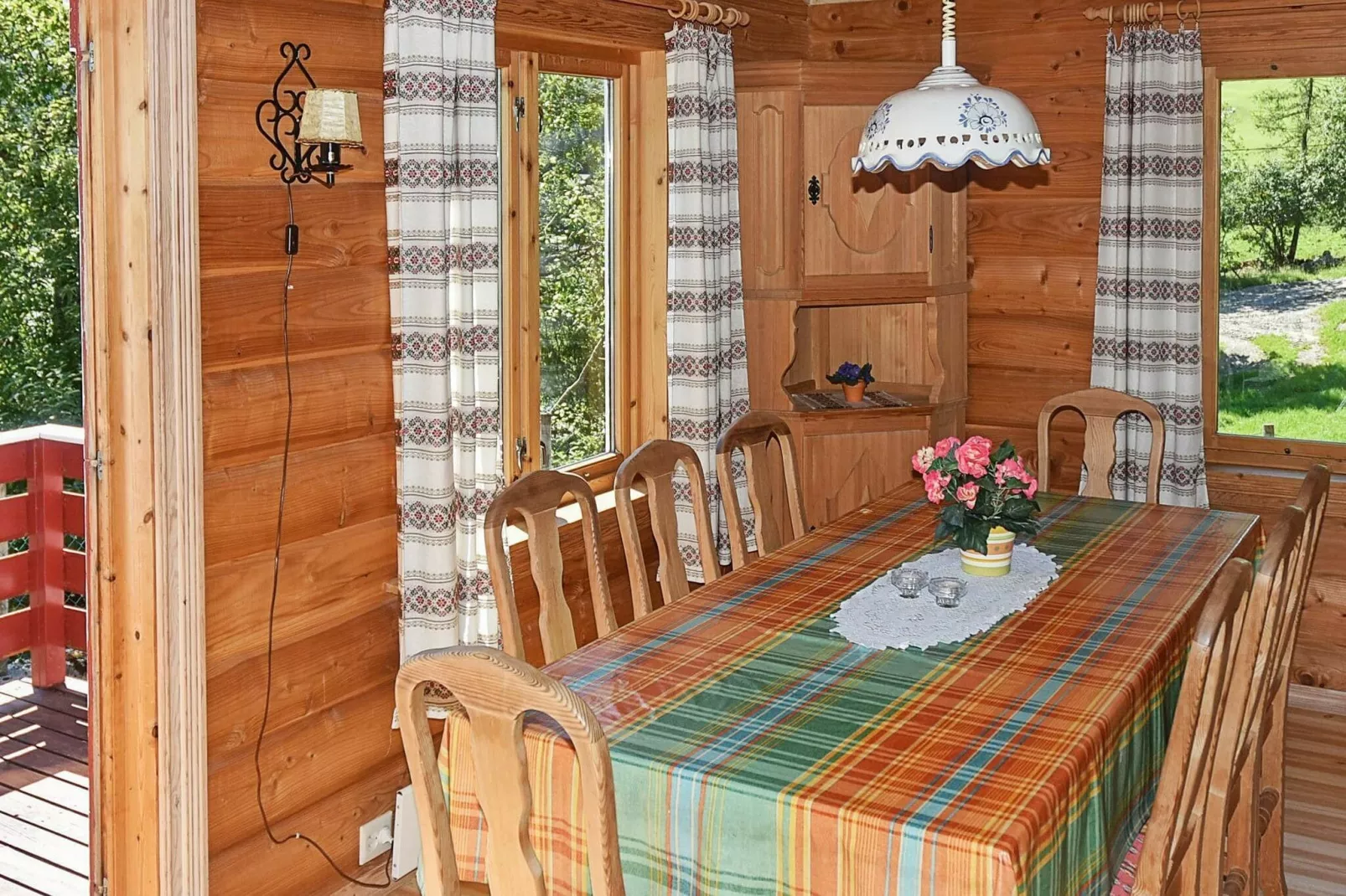 NR 6-Indoor