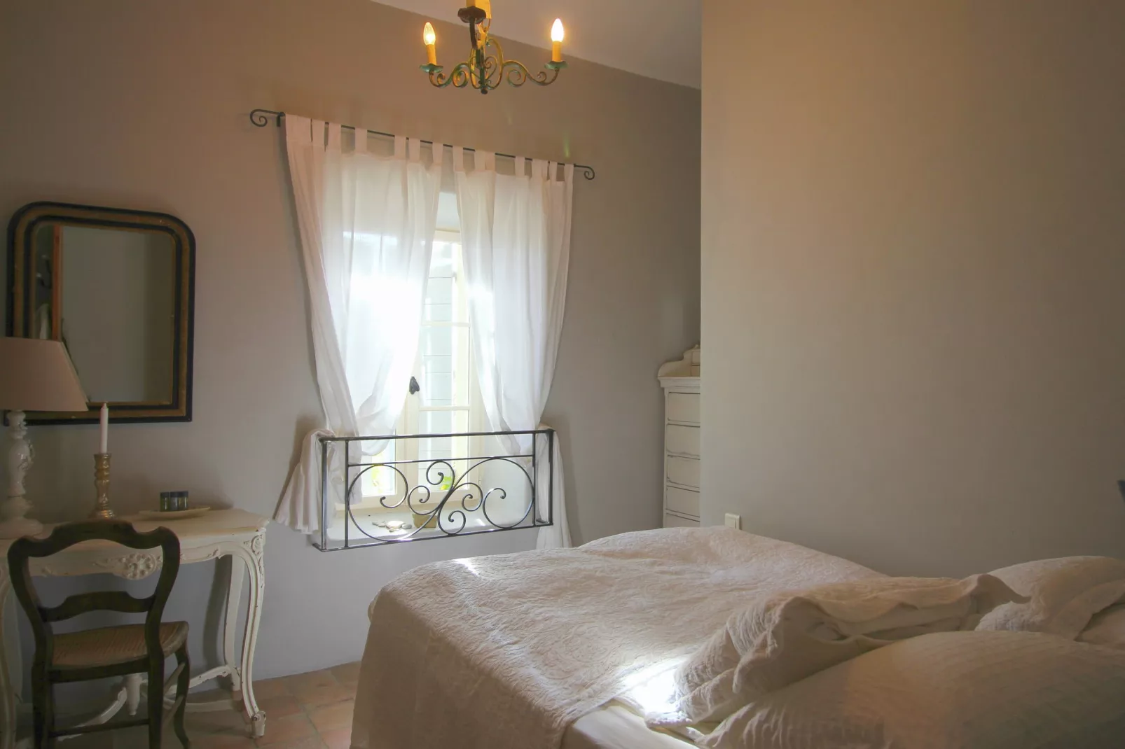 Lou Roure-Bedroom