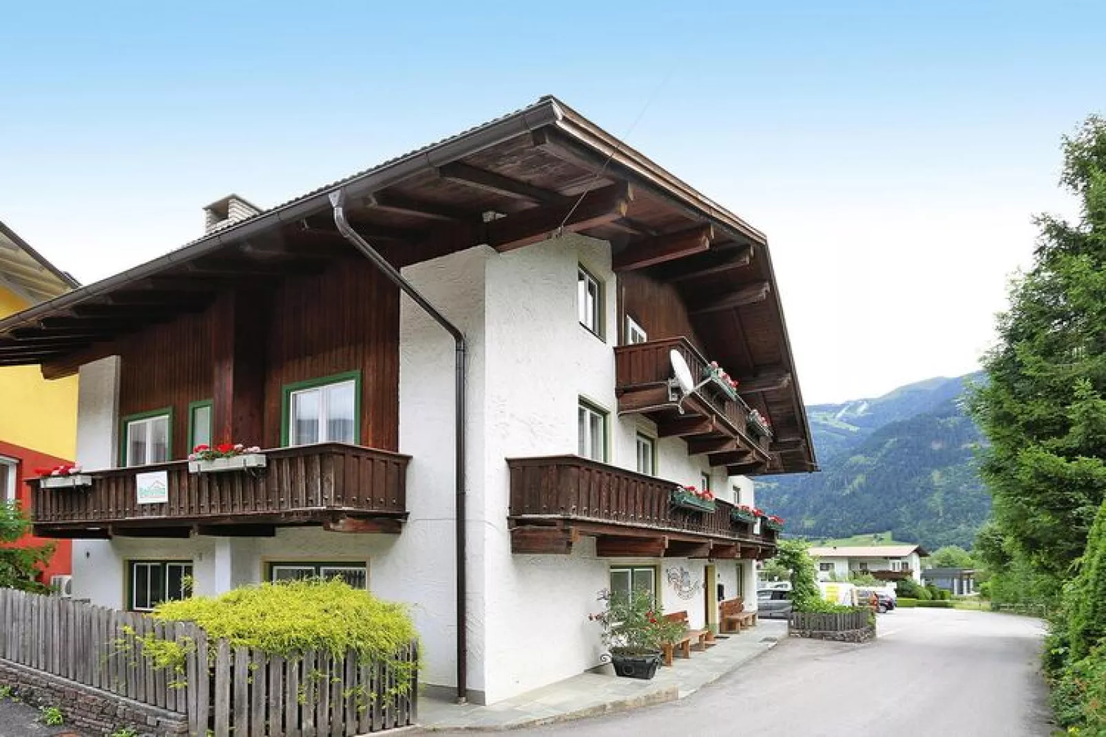 Haus Bergheim - 24 Personen-Exterior summer