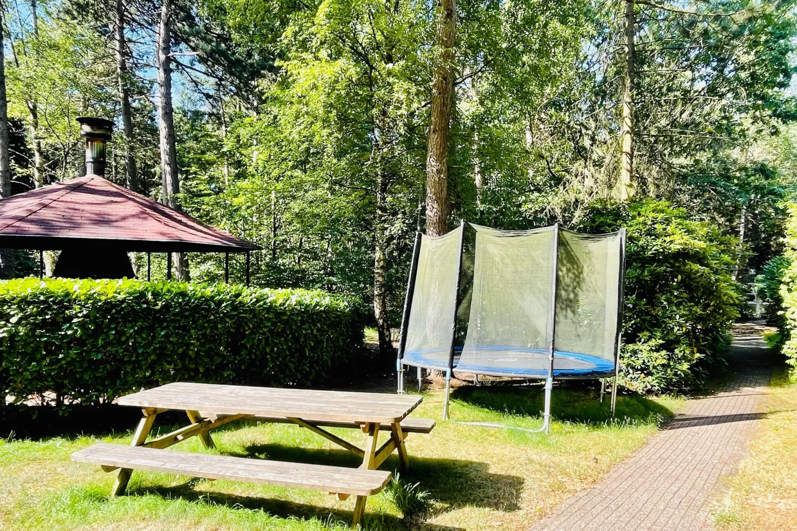 De grove Den-Installations