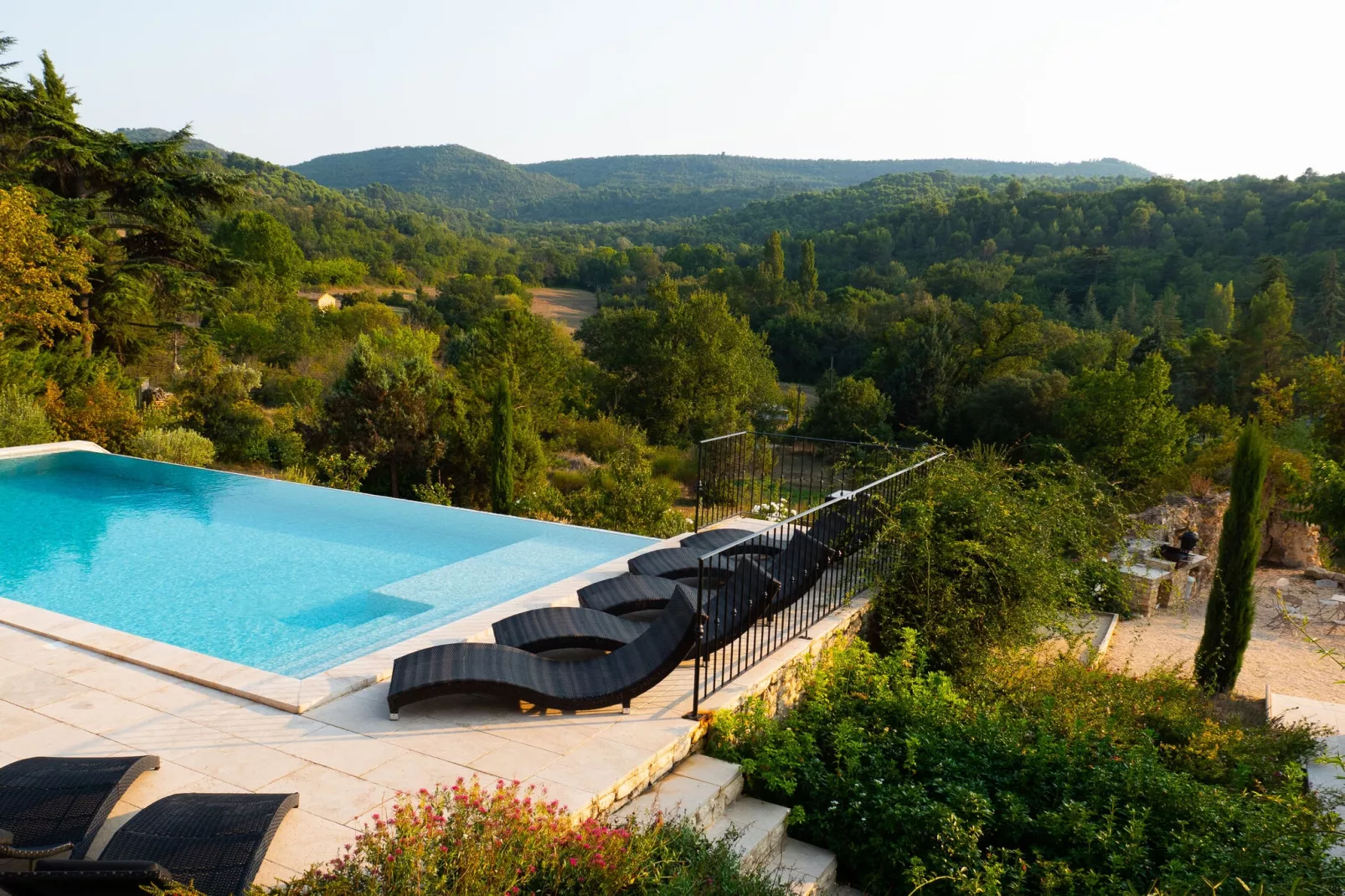 La Colline de Rêve plus 4 gîtes-Pool