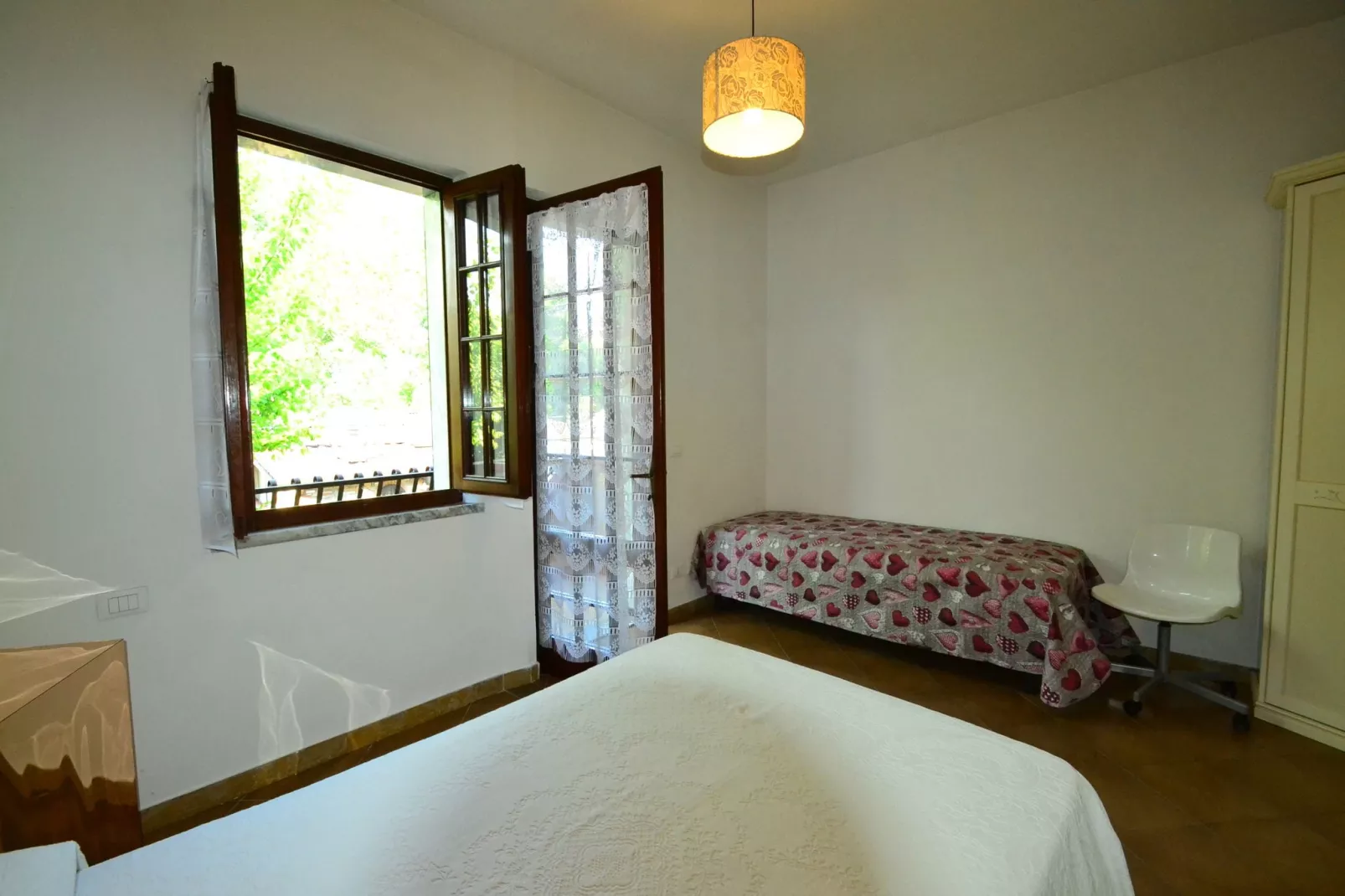 Serena-Bedroom