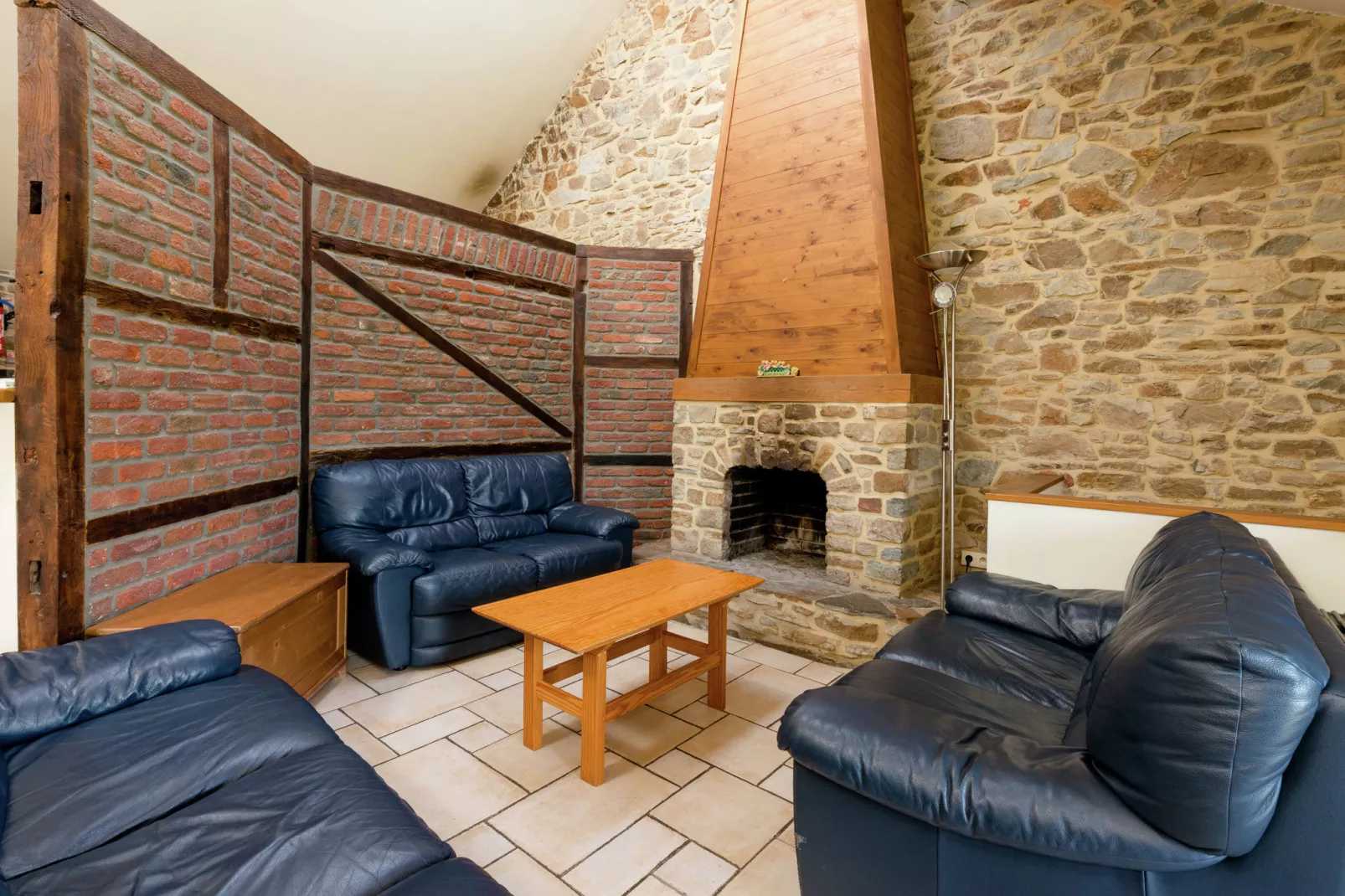 Aux Fleurs des Champs-Living room