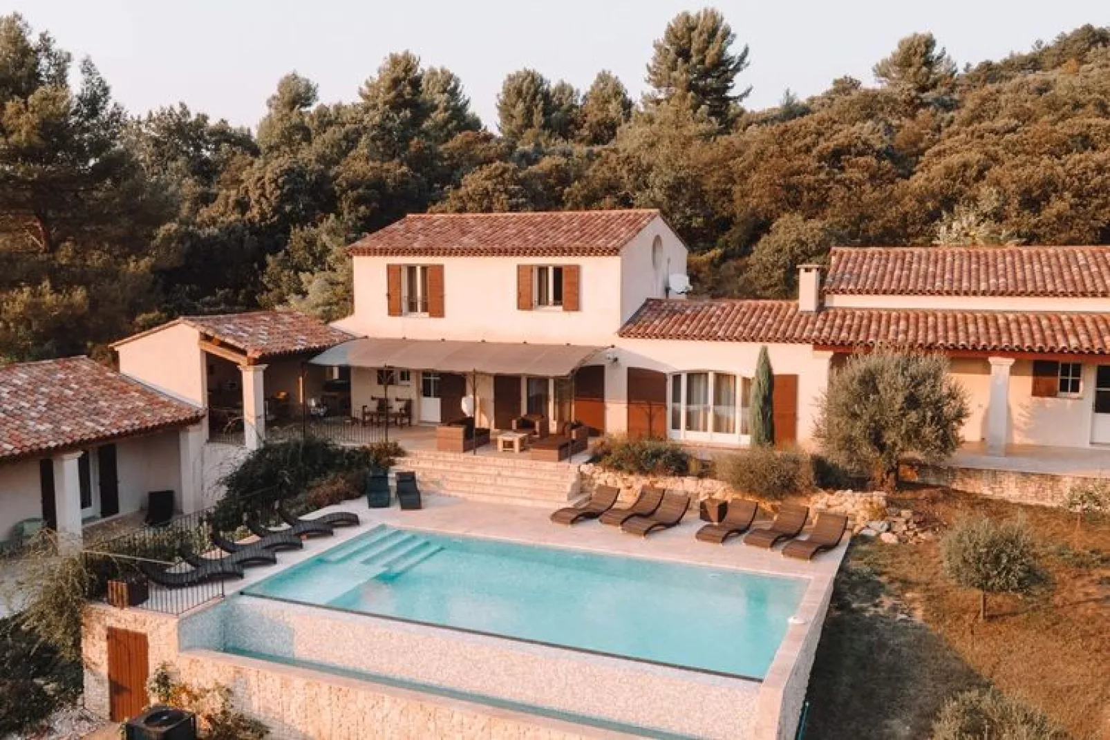 La Colline de Rêve plus 4 gîtes-Exterior summer