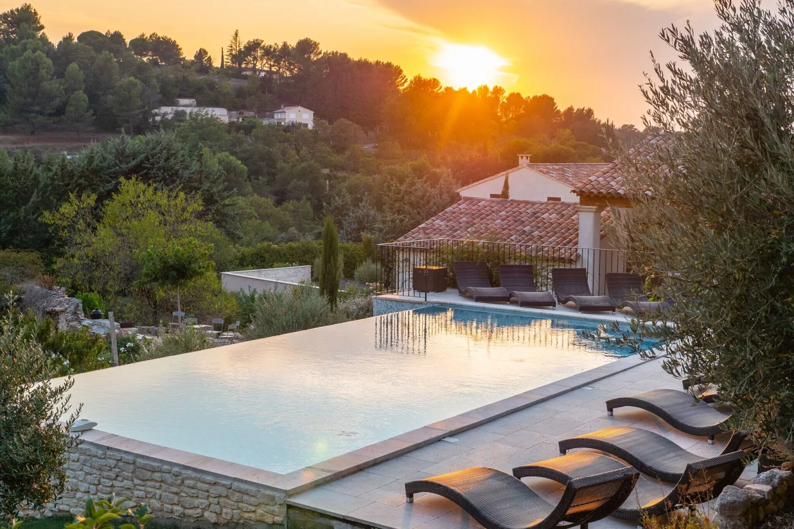 La Colline de Rêve plus 4 gîtes-Pool