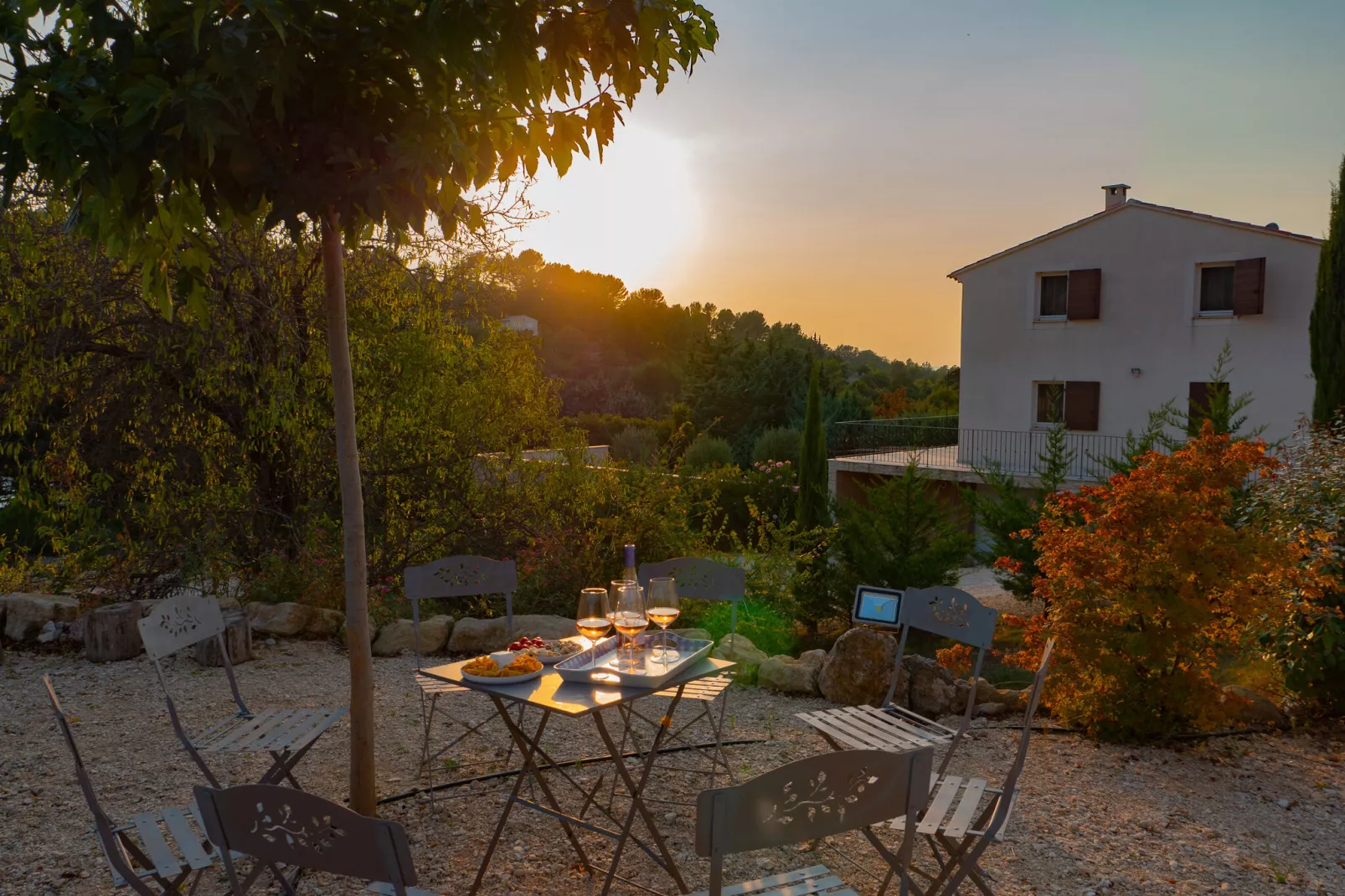 La Colline de Rêve plus 4 gîtes-Gardens summer