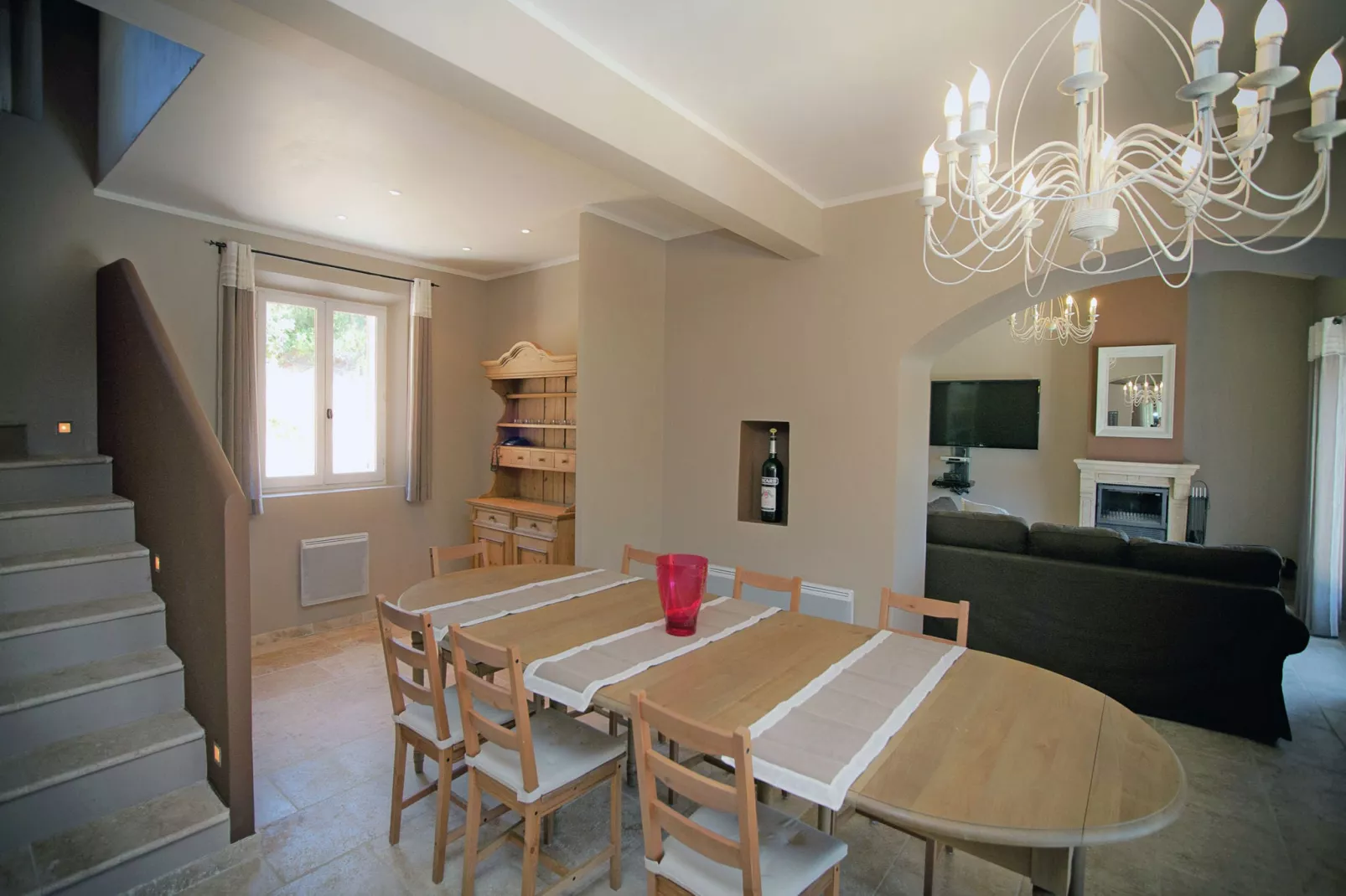 La Colline de Reves plus 3 gites-Dining room