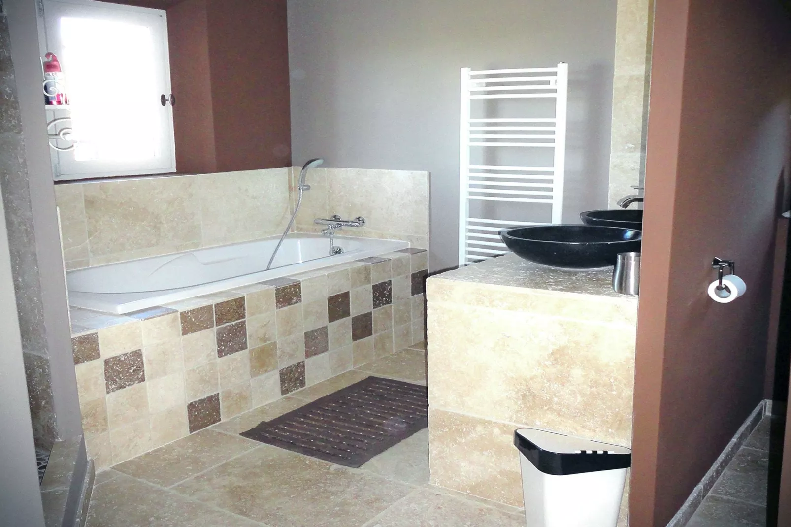 La Colline de Reves plus 3 gites-Bathroom