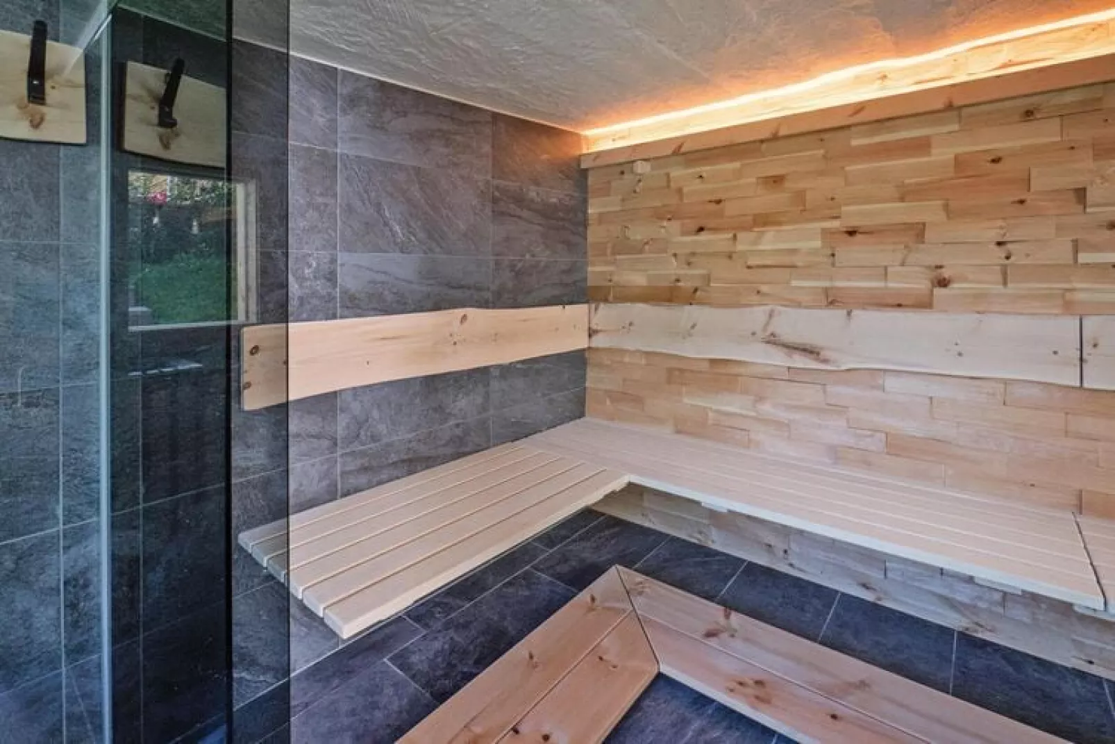 Ferienhaus Marienbergl - 10 Personen-Badezimmer