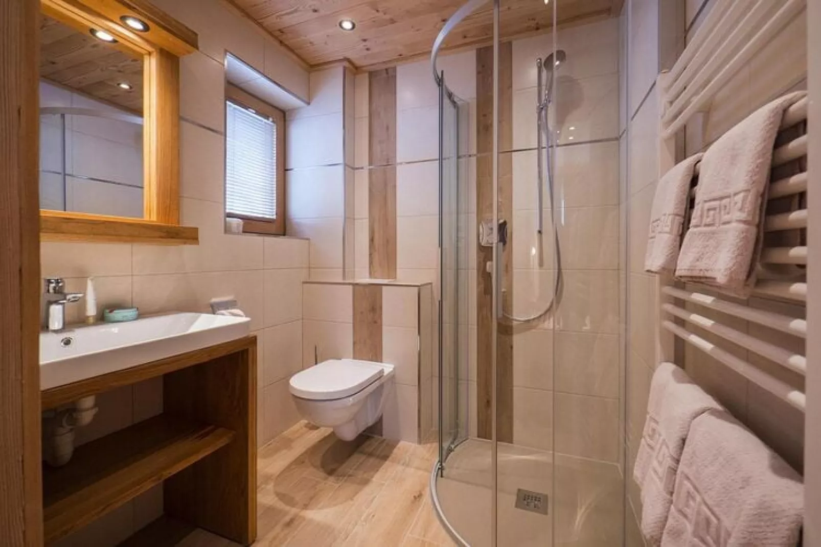 Ferienhaus Marienbergl - 10 Personen-Badezimmer