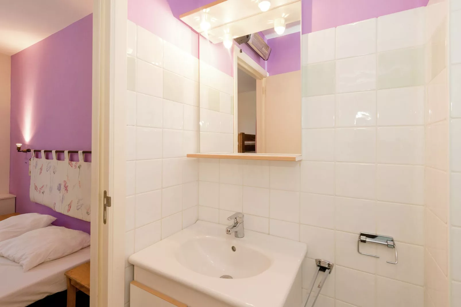 Aux Fleurs des Champs-Bathroom