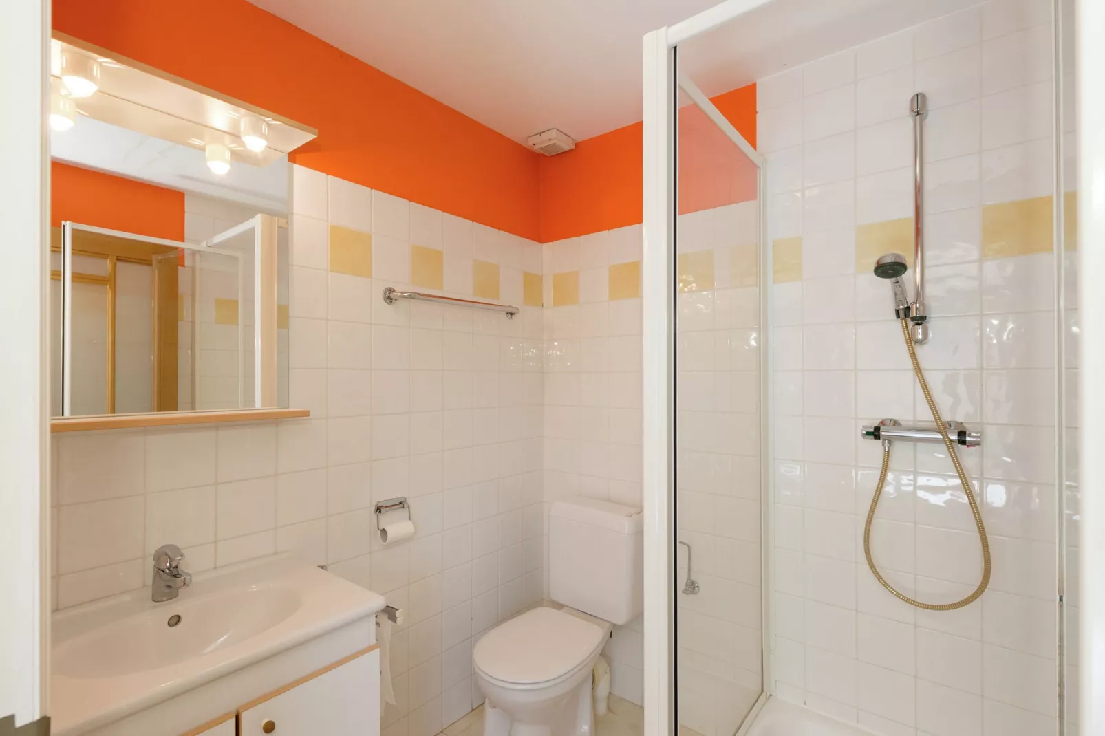 Aux Fleurs des Champs-Bathroom