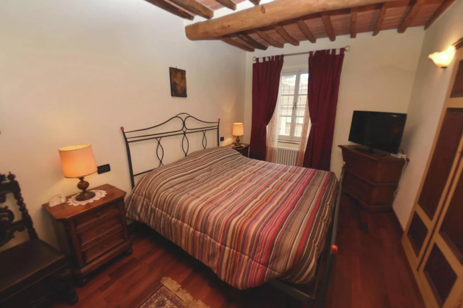 Max-Bedroom