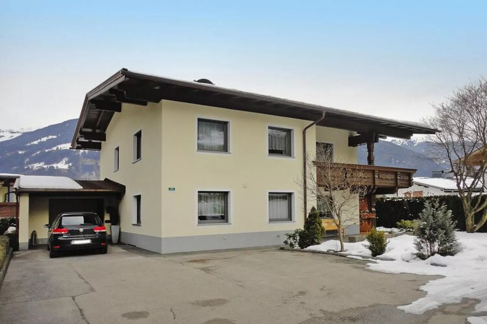 Haus Schwemberger-Exterior winter