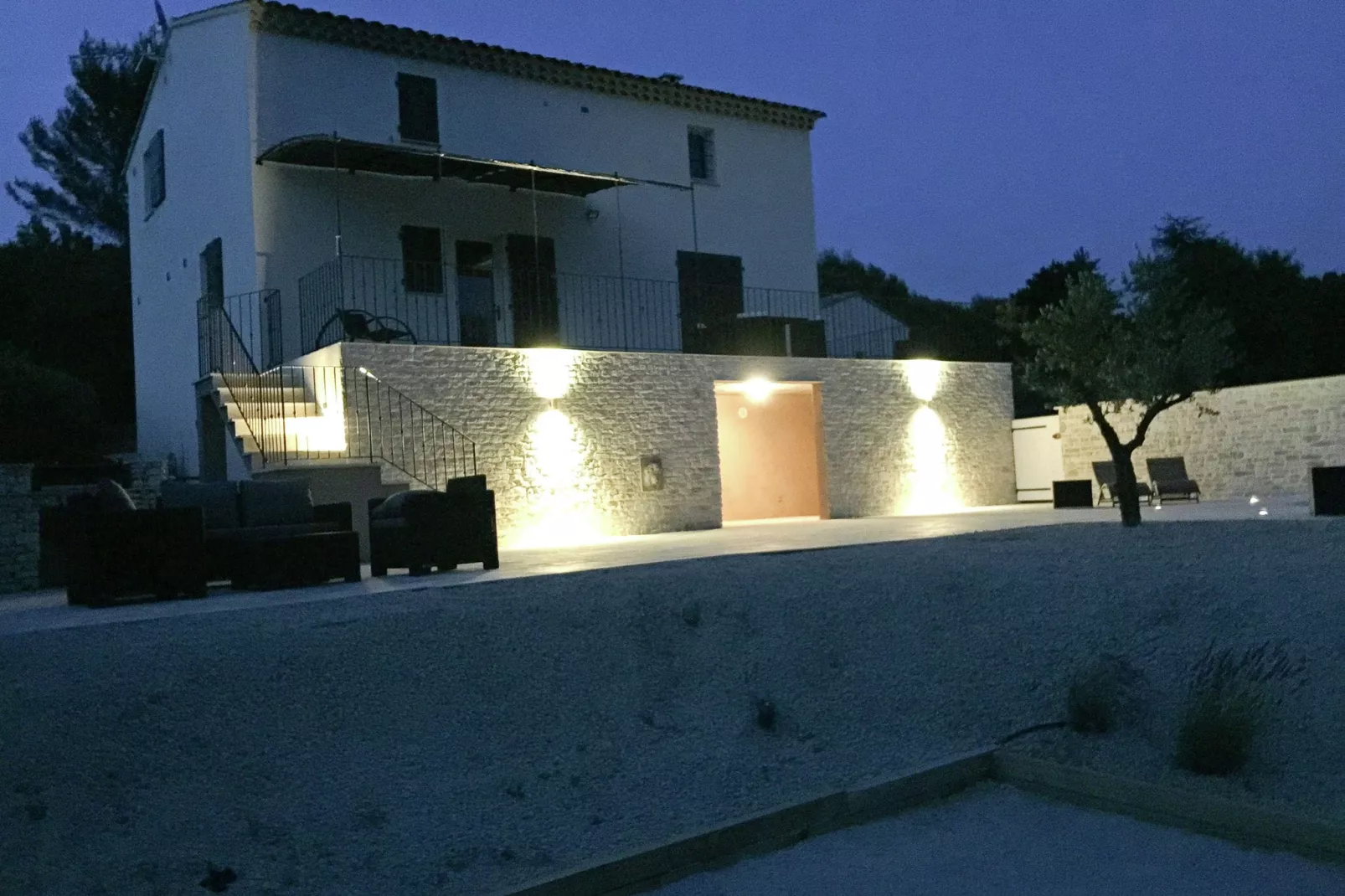 La Petite Colline-Exterior summer