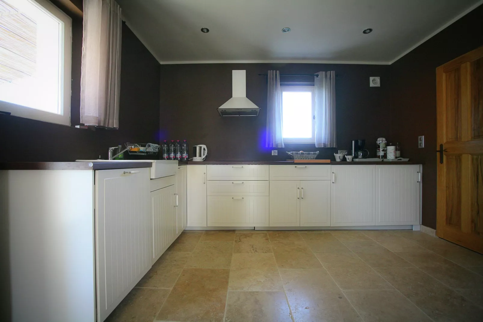 La Petite Colline-Kitchen
