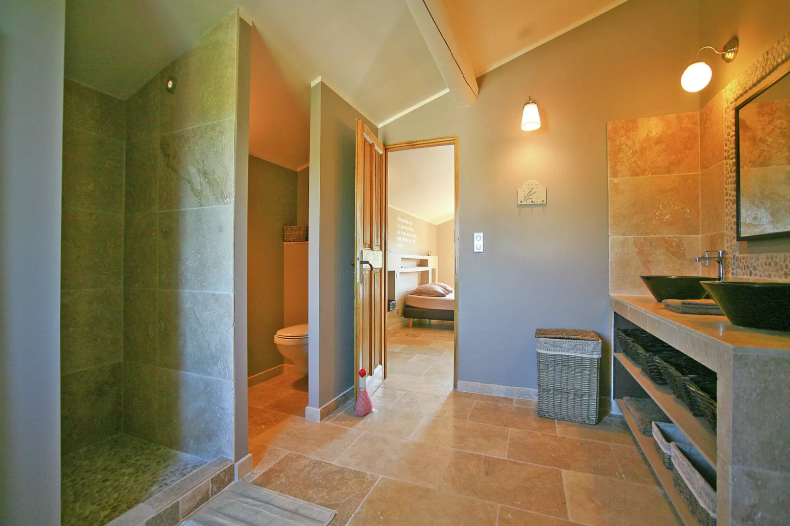 La Petite Colline-Bathroom