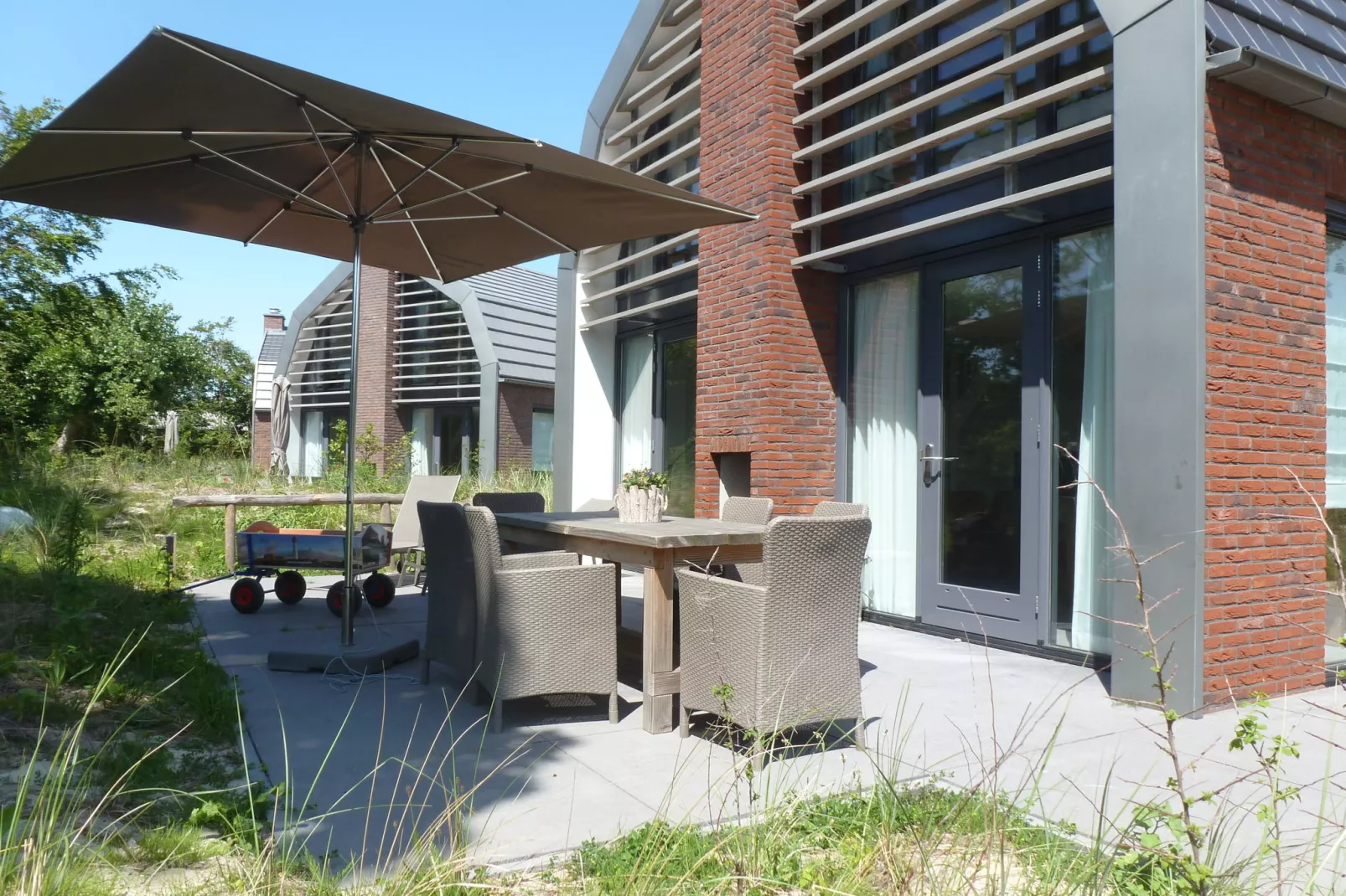 Villa Egmond-Terrace balcony