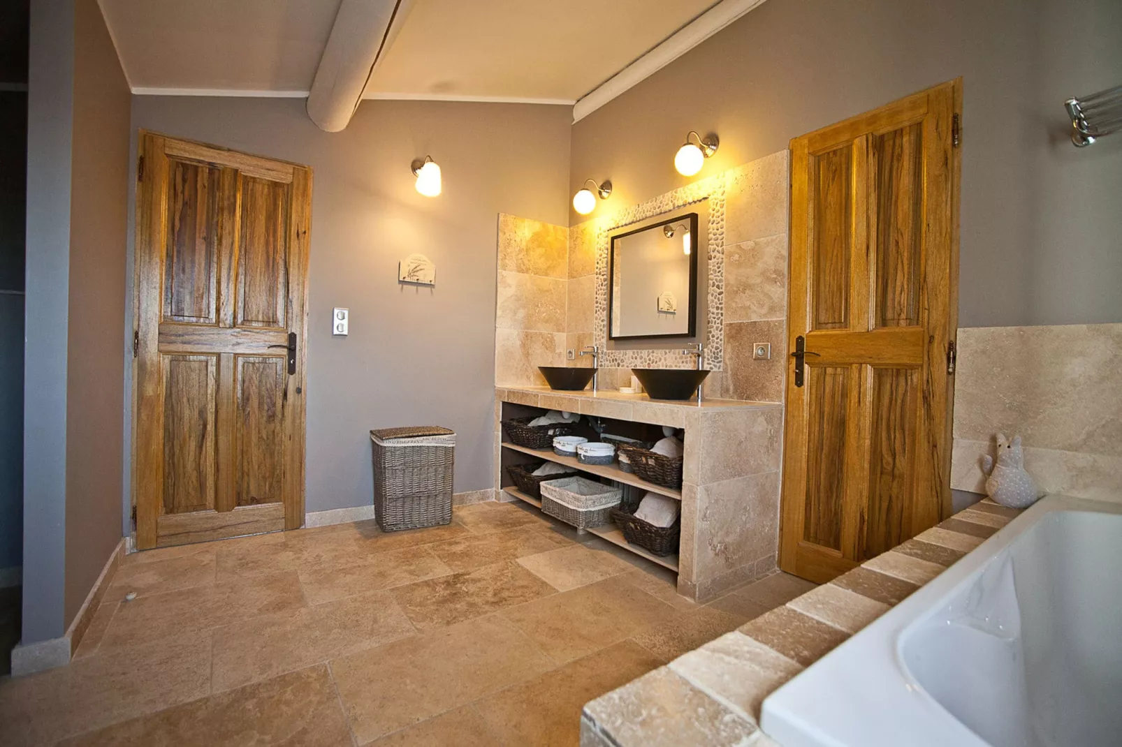 La Petite Colline-Bathroom
