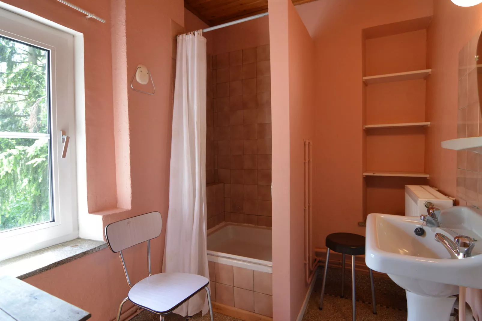 Pre Lamborelle-Bathroom