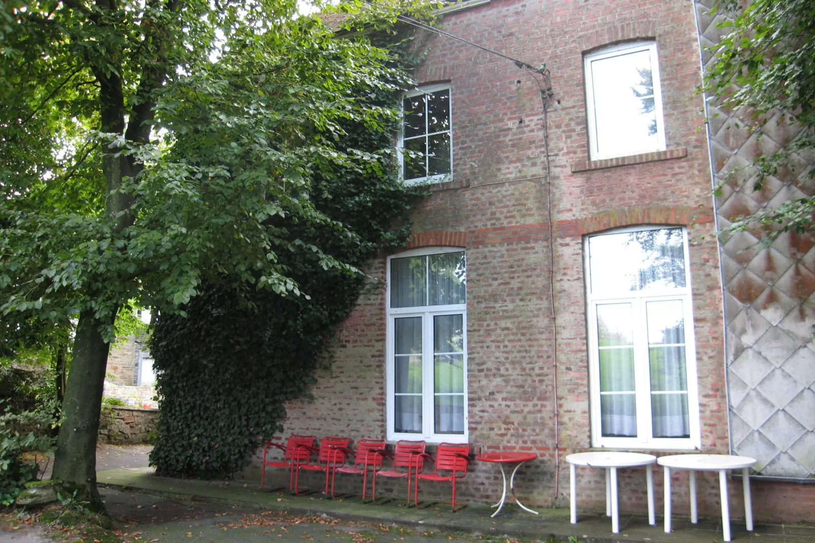 Pre Lamborelle-Terrace balcony
