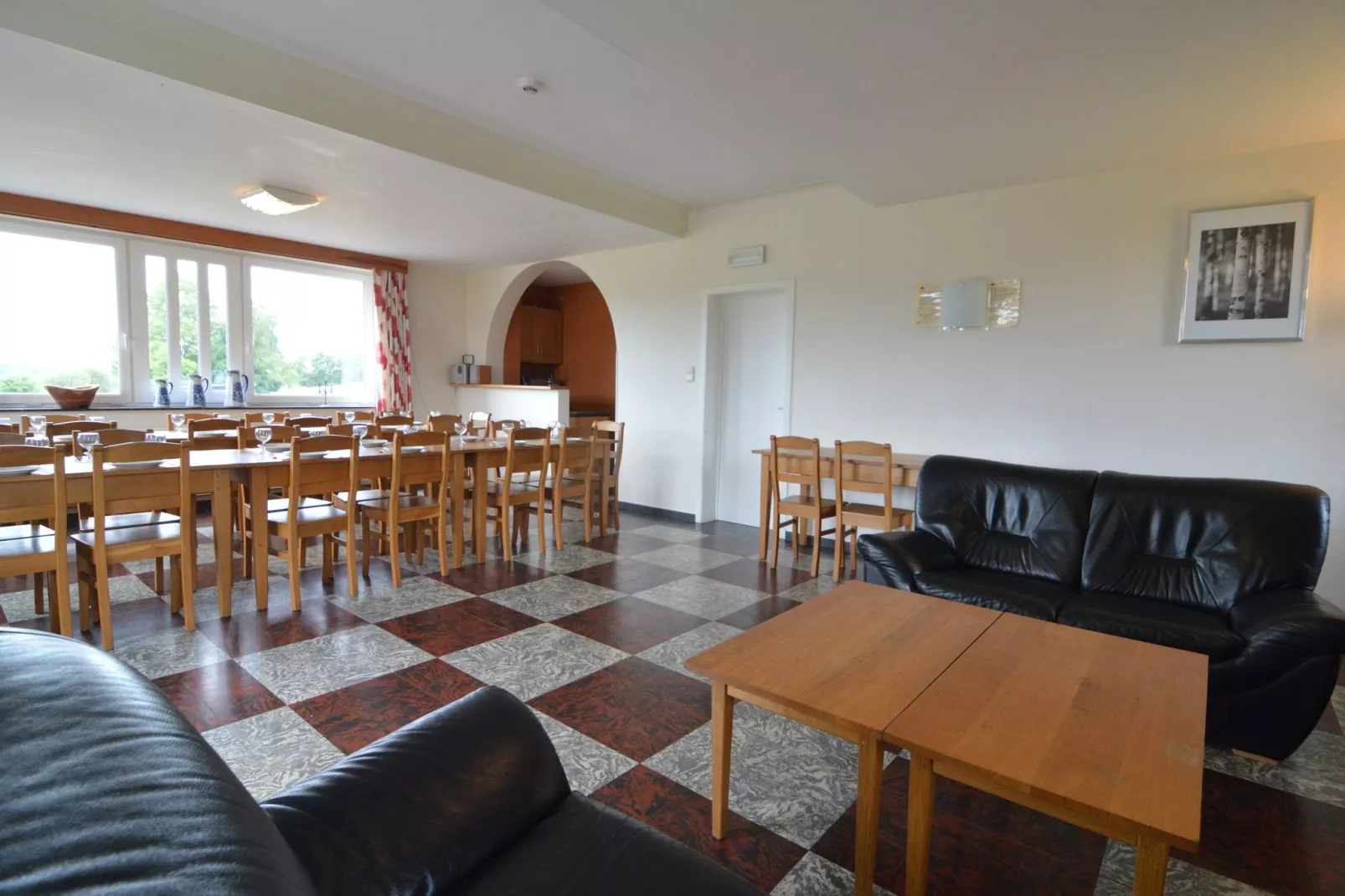 Aux Quatre Saisons-Dining room