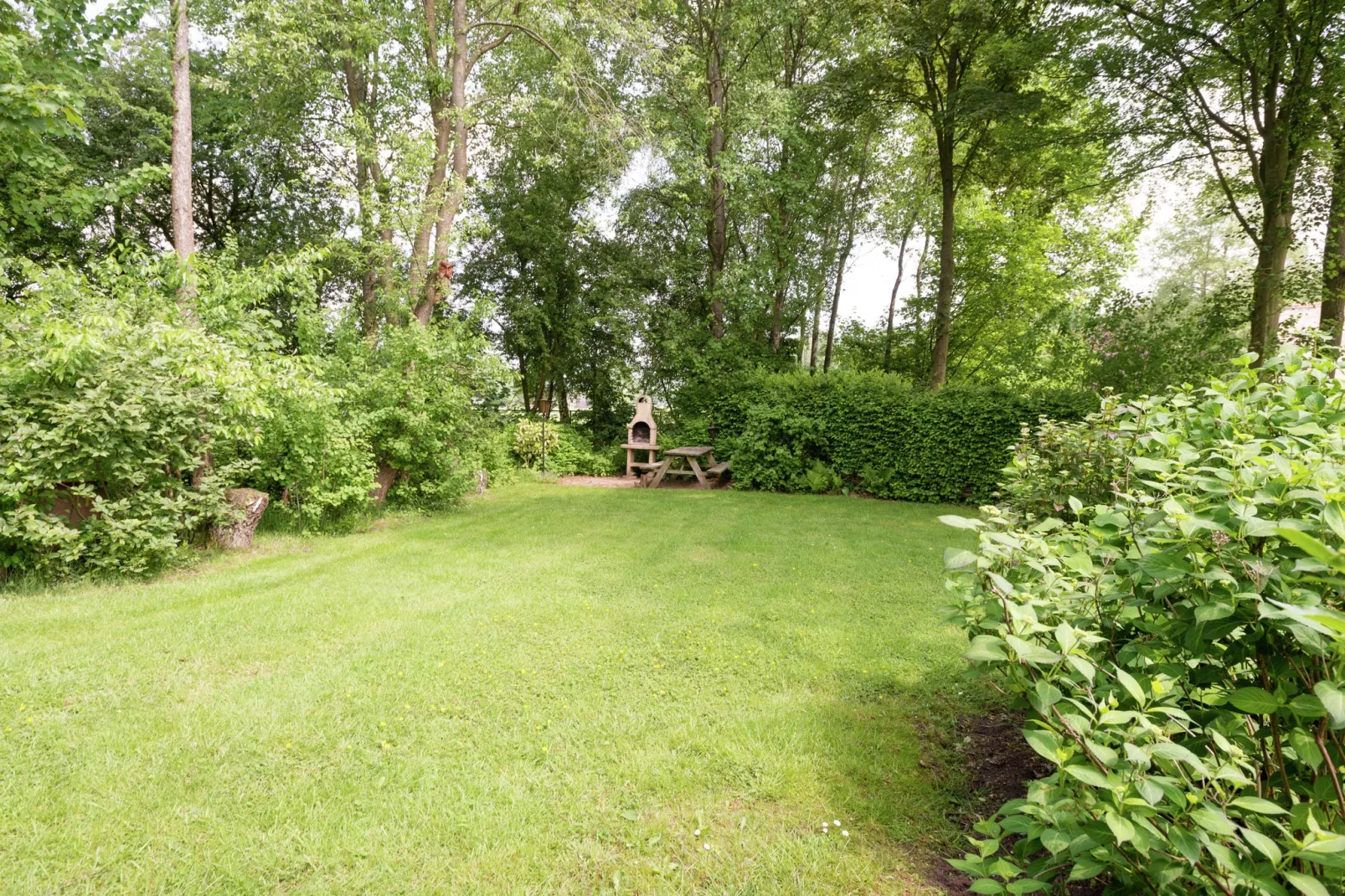 Zonnenberg 34-Gardens summer