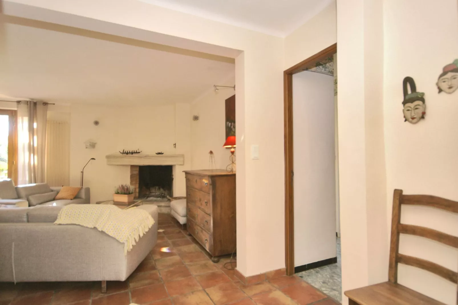 Crillon le Brave-Living room