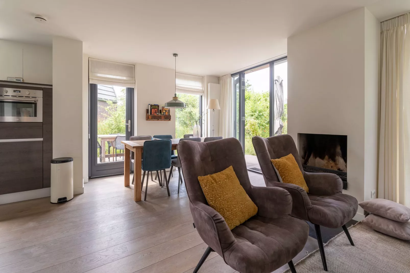 Waterland-Living room