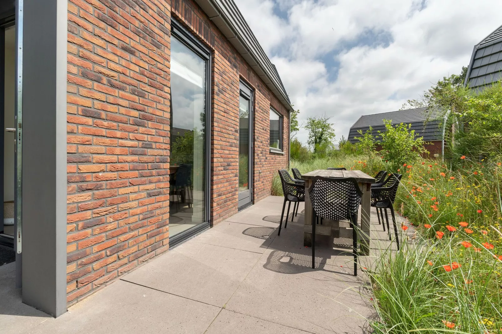 Waterland-Terrace balcony