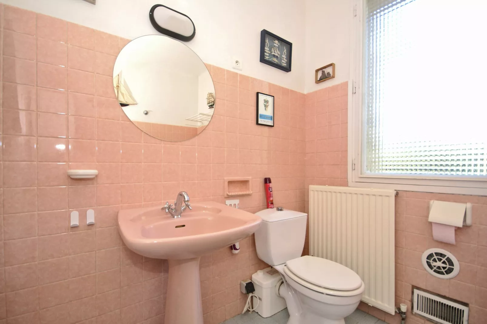 Crillon le Brave-Bathroom