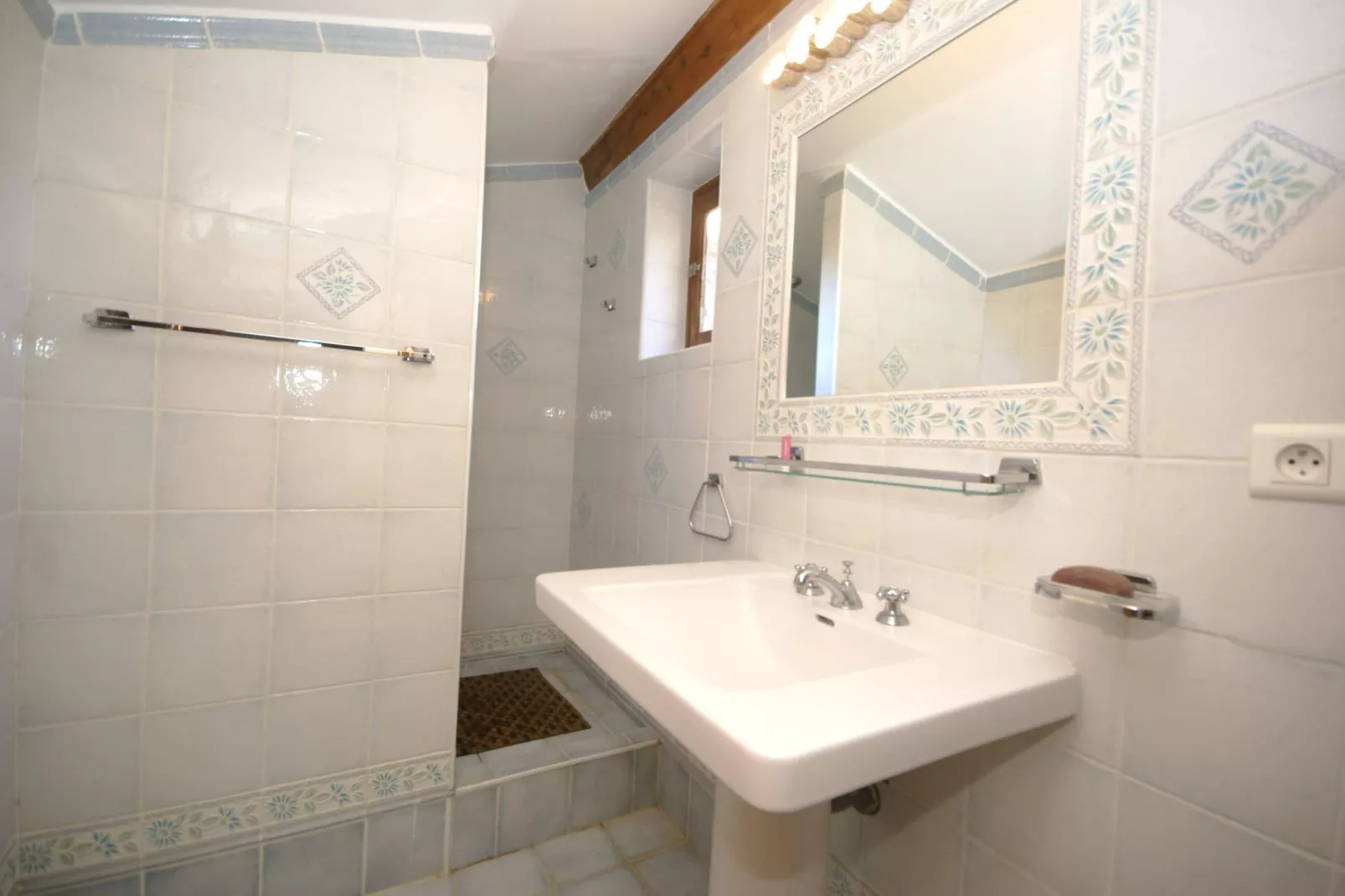 Crillon le Brave-Bathroom