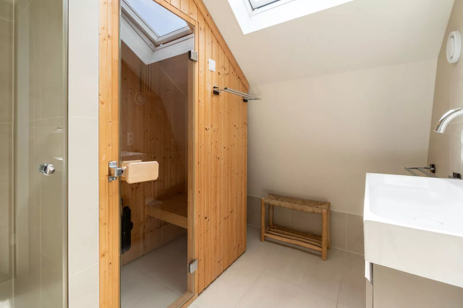 Waterland-Bathroom