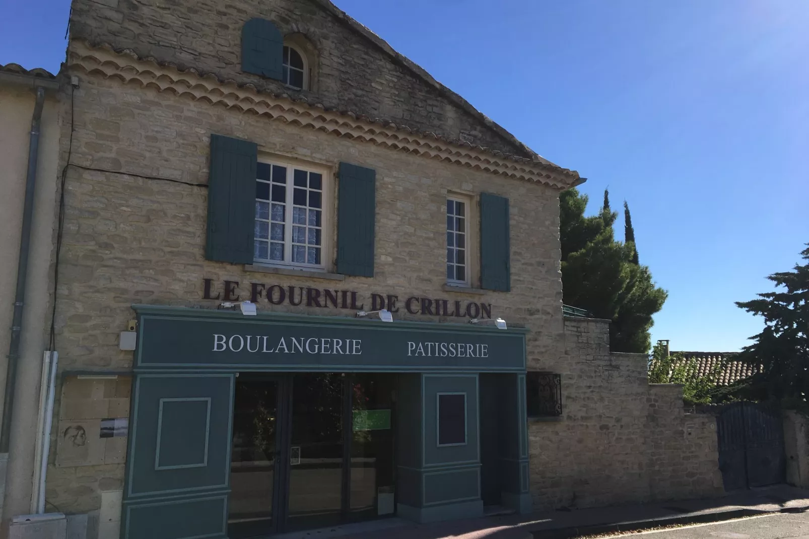 Crillon le Brave-Areas summer 1km