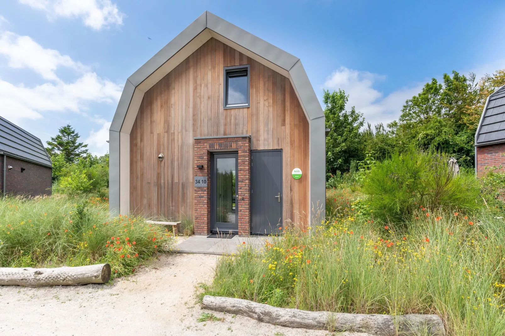 Waterland-Exterior summer