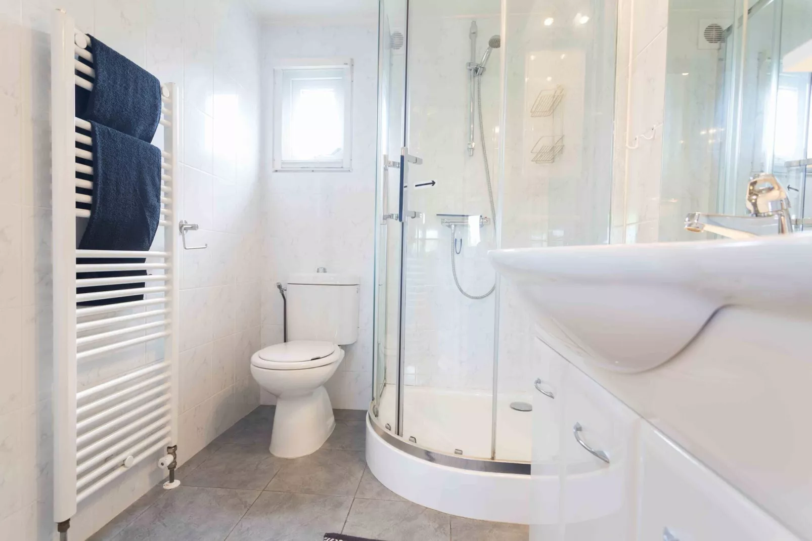 Resort De Woudhoeve 8-Bathroom