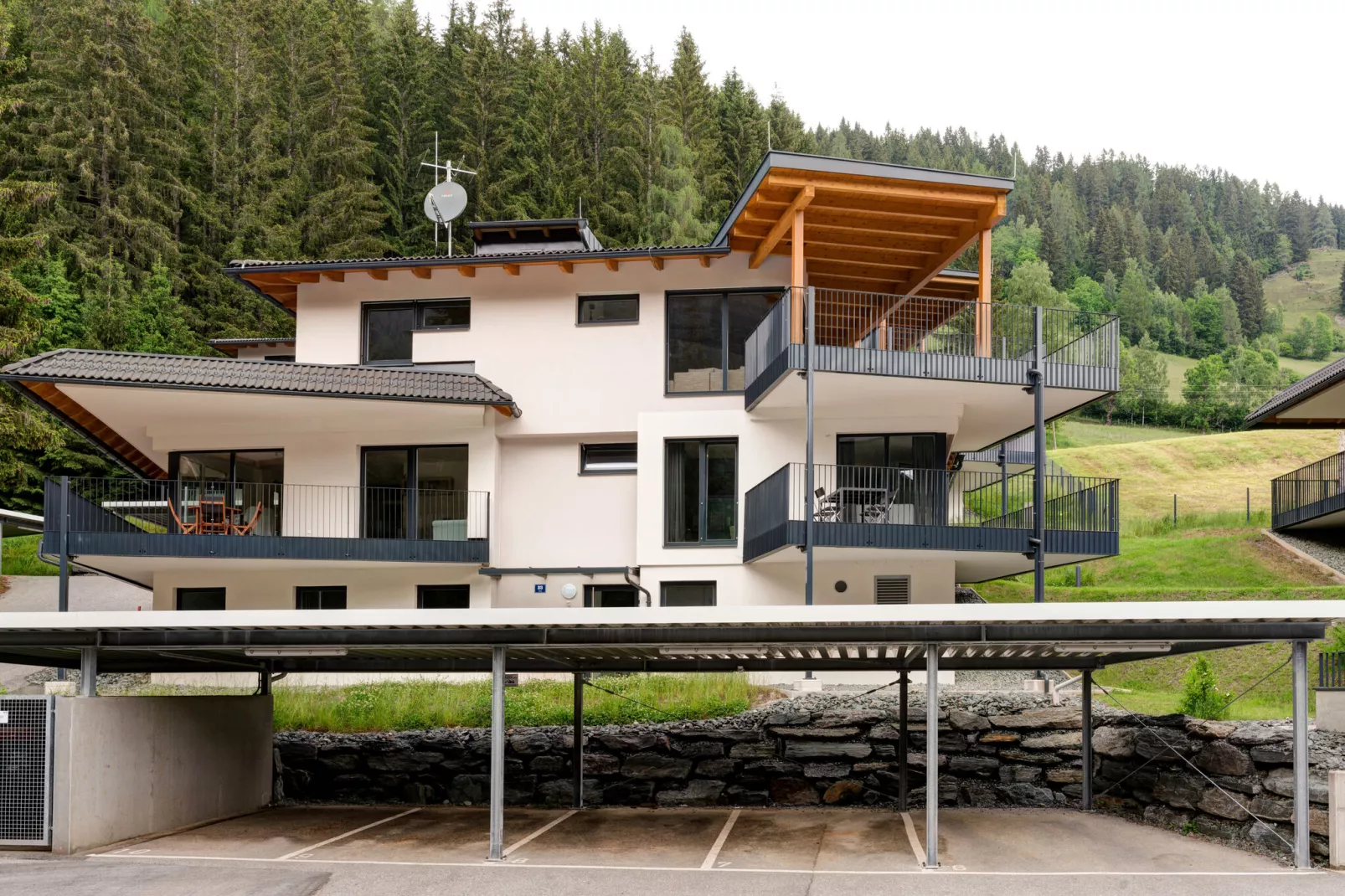 Apartment Mountain View-Exterior summer