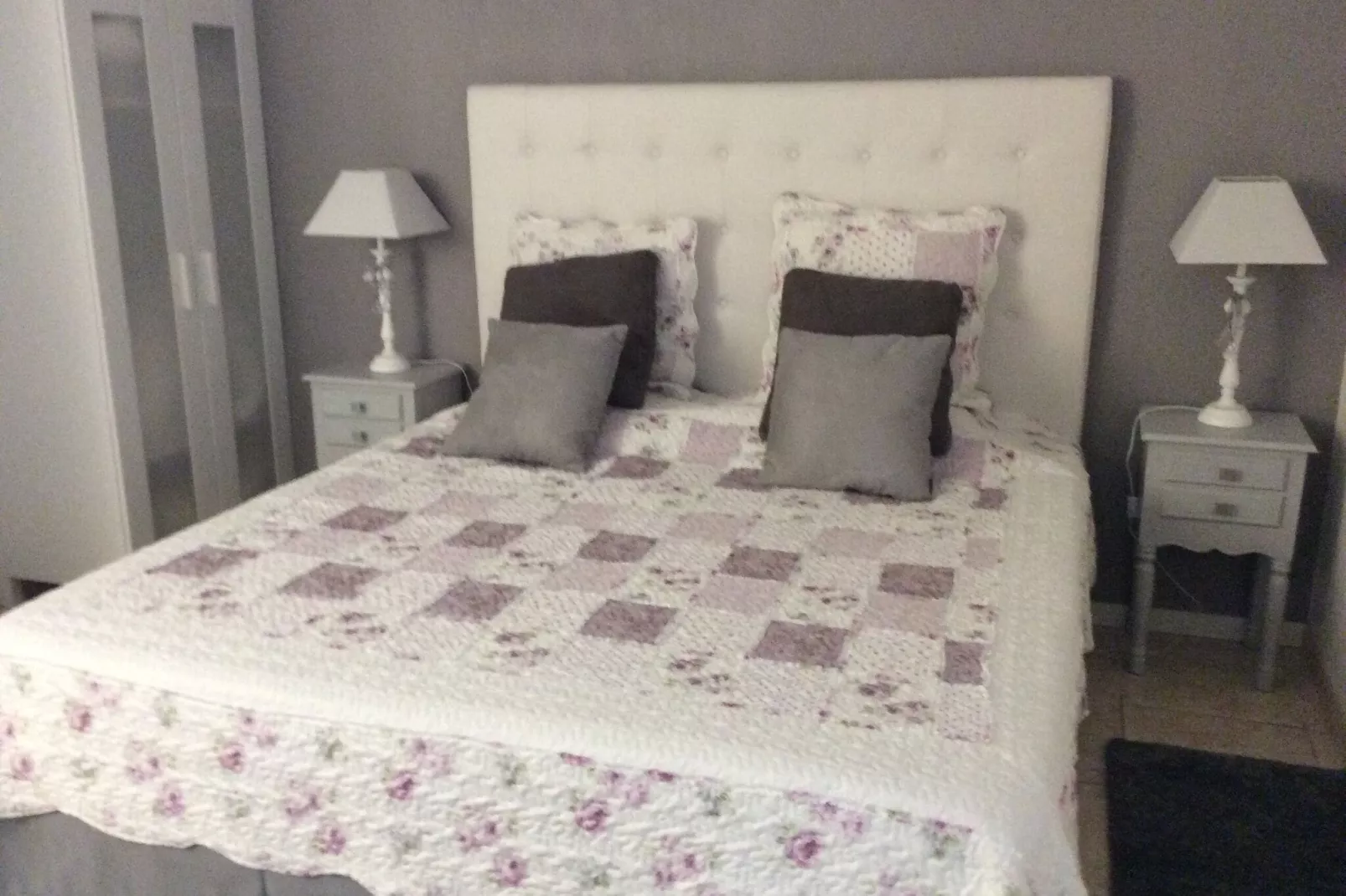 Mimosas-Bedroom