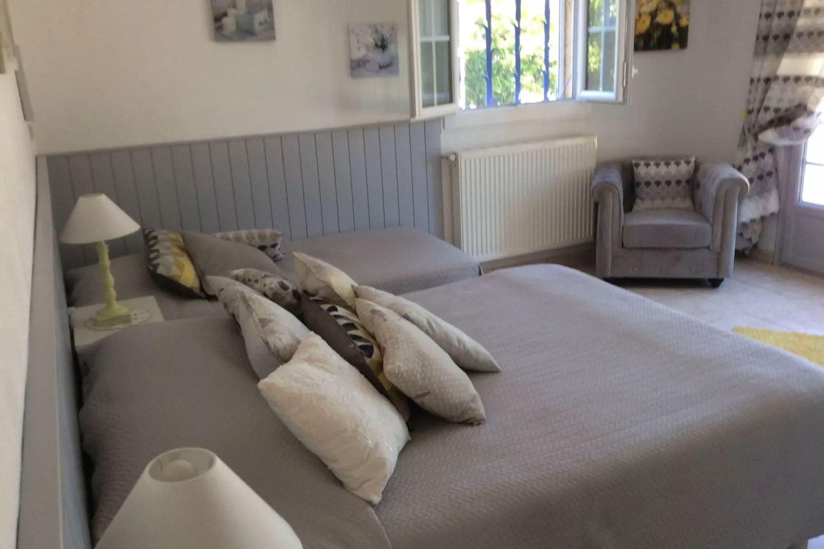 Mimosas-Bedroom