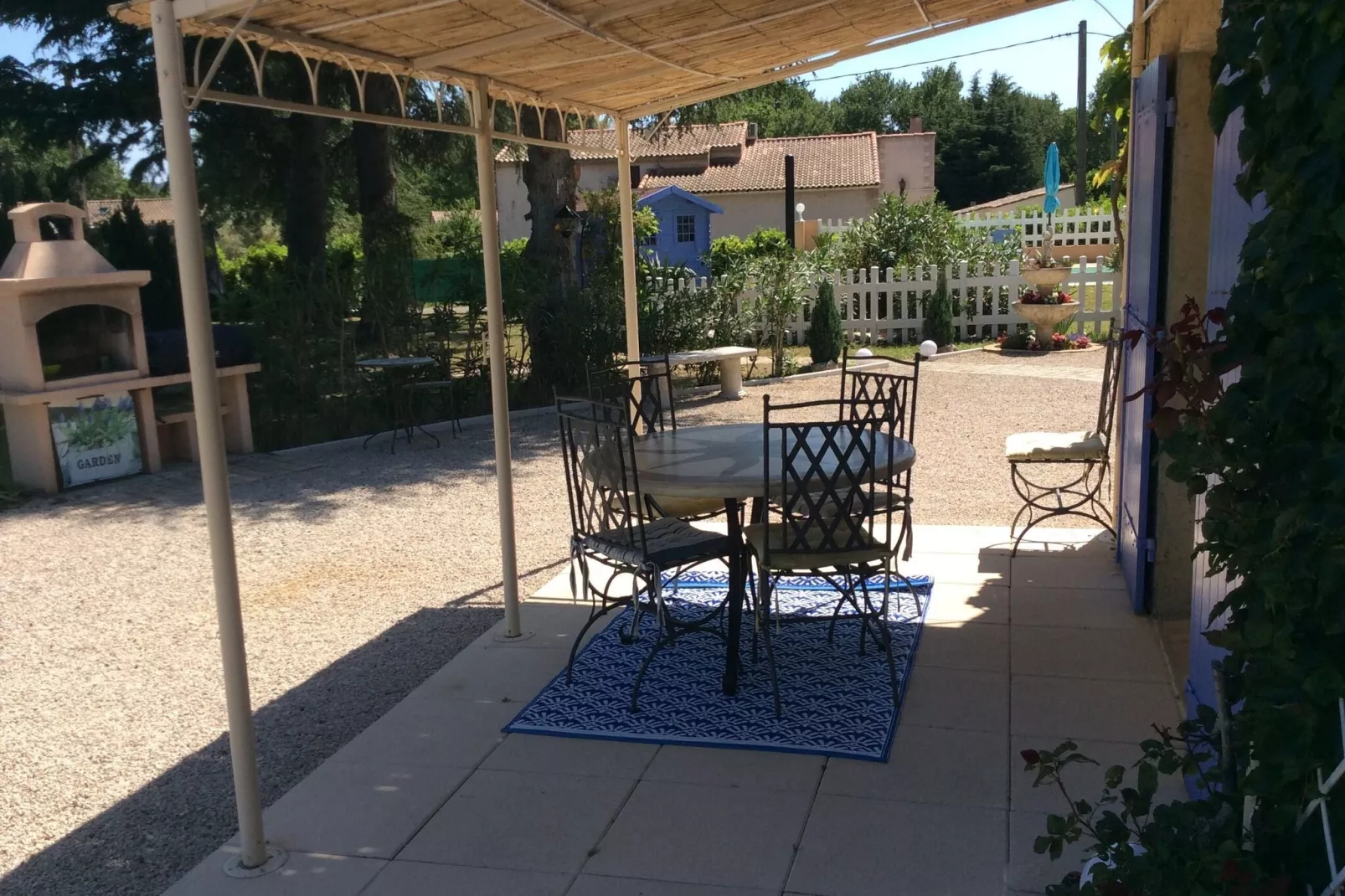 Mimosas-Terrace balcony