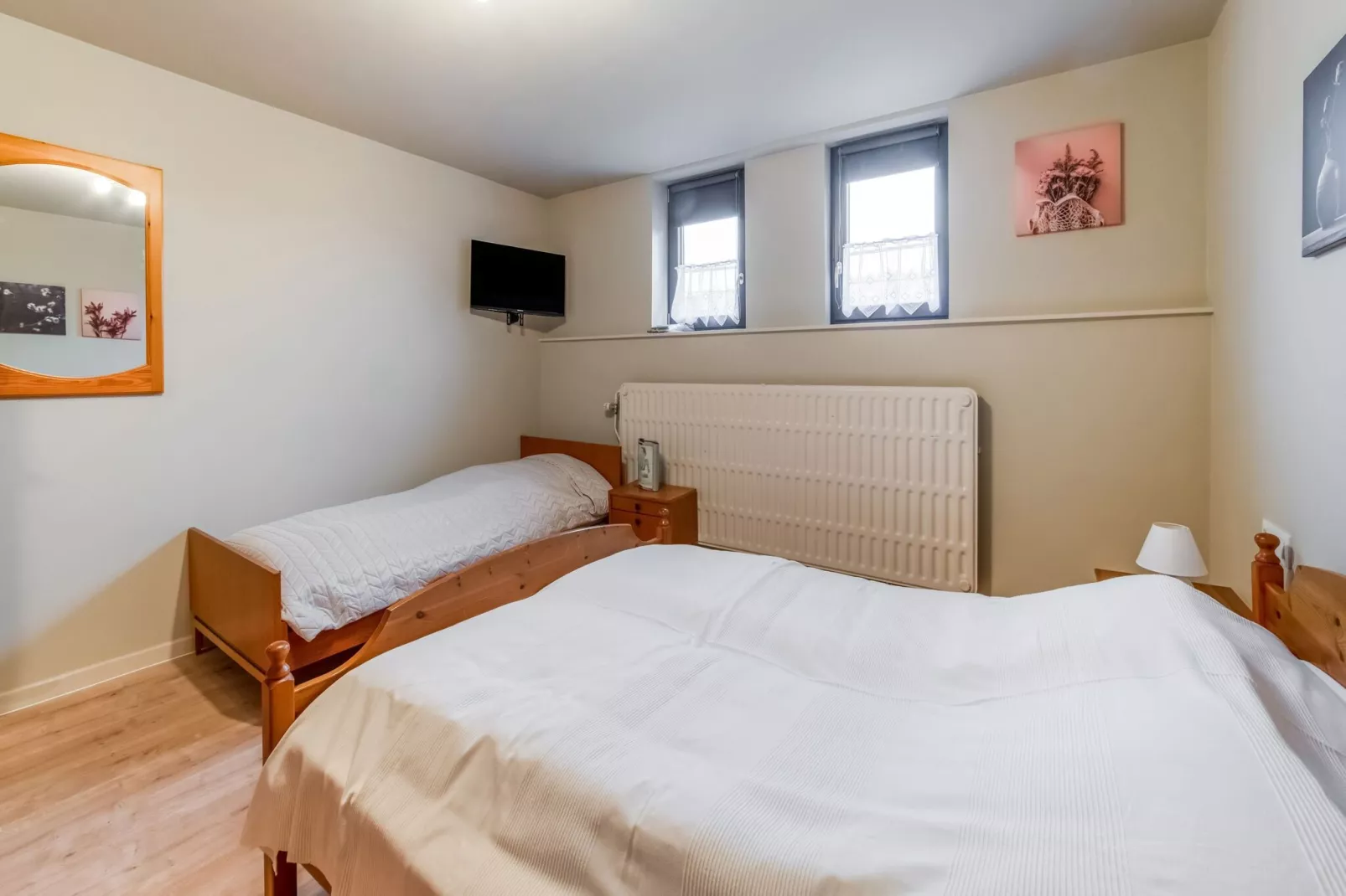 Charmante habitation avec Sauna infrarouge à Wirtzfeld-Bedroom