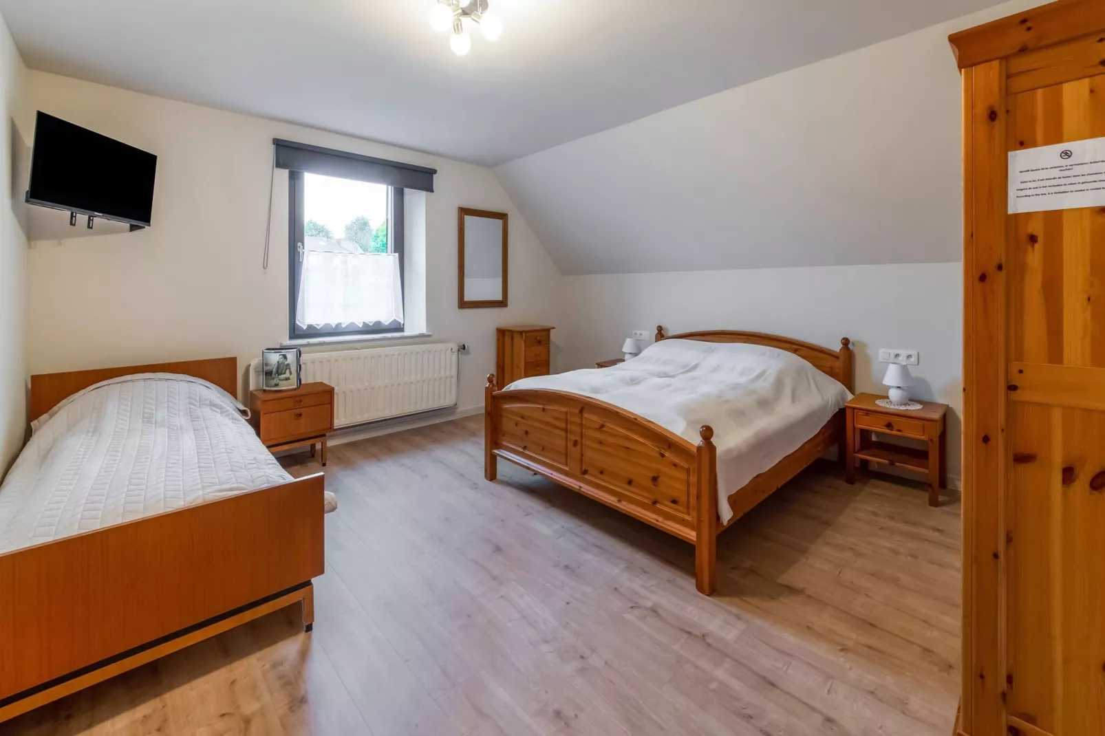 Charmante habitation avec Sauna infrarouge à Wirtzfeld-Bedroom