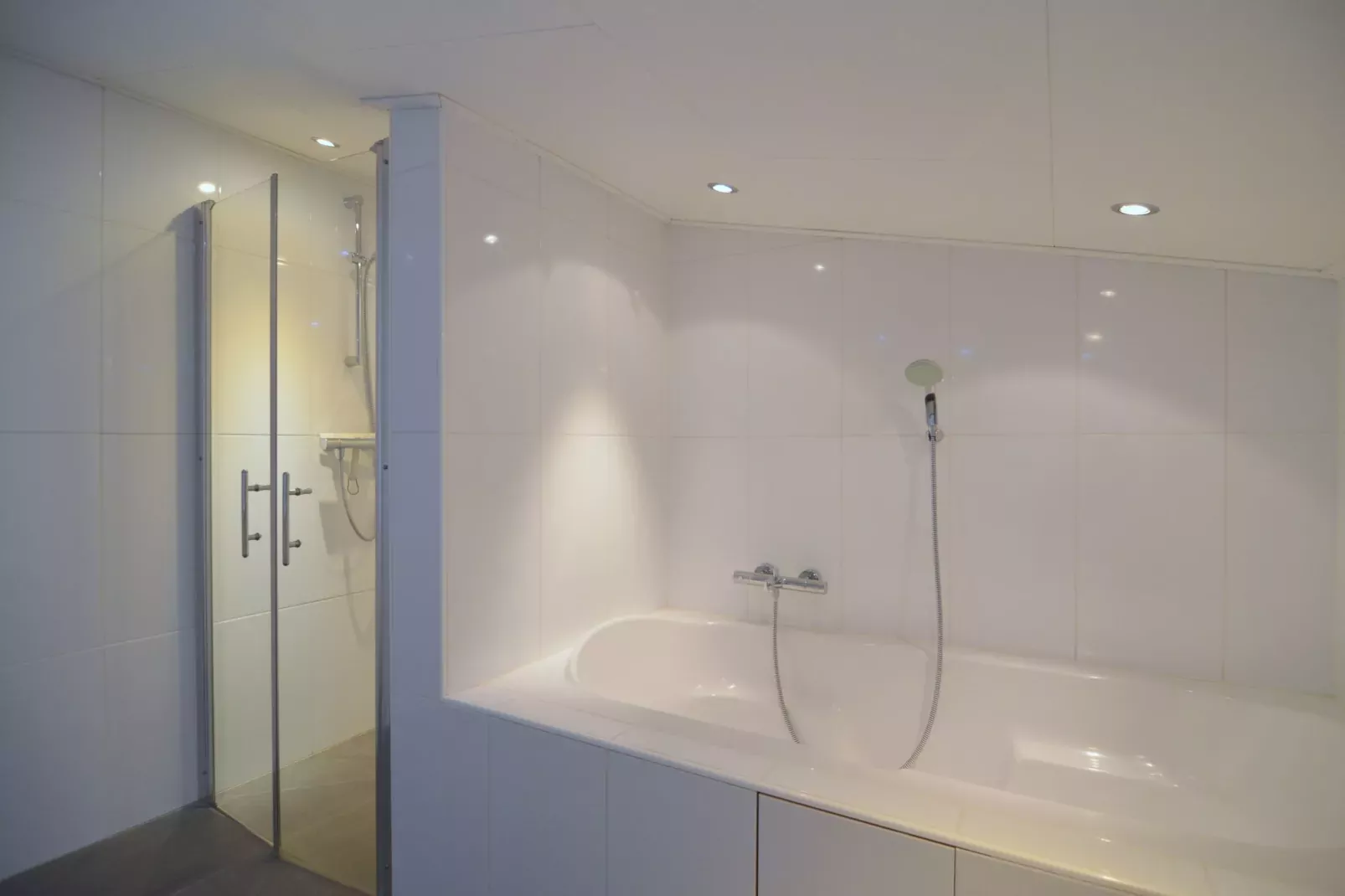 't Grootenhuis-Bathroom