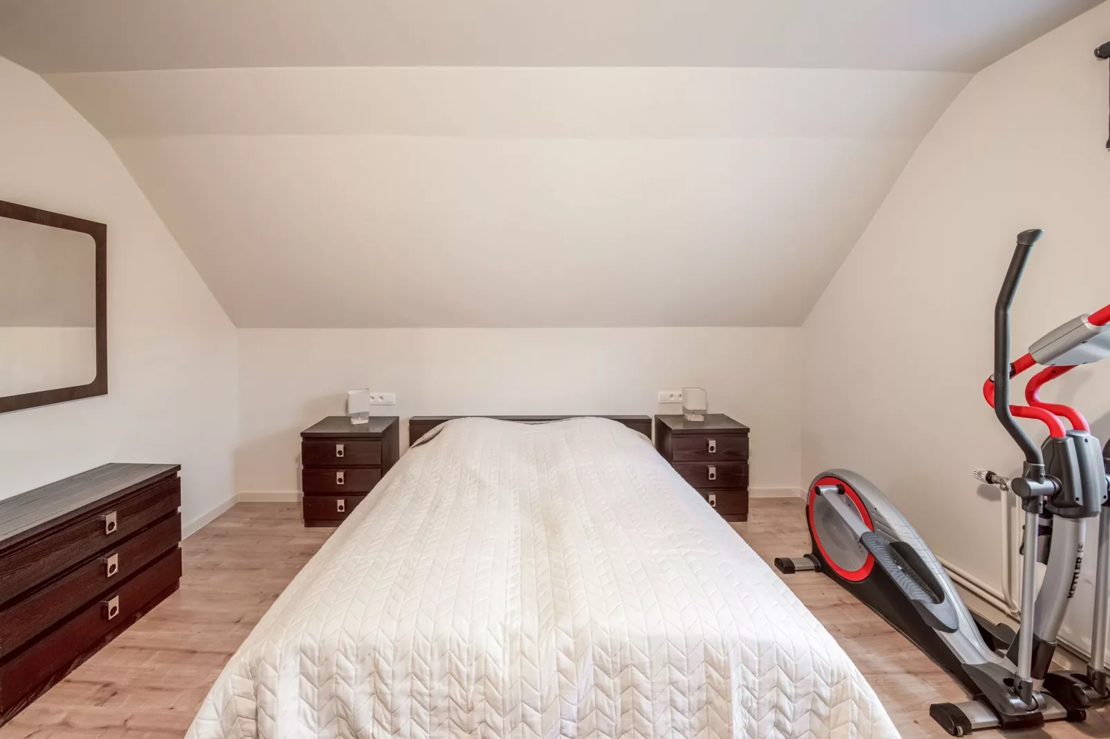 Charmante habitation avec Sauna infrarouge à Wirtzfeld-Bedroom