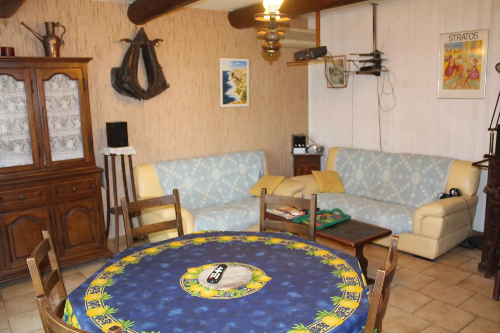 Orange-Living room