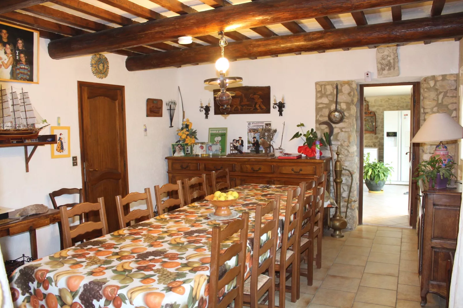 Orange-Dining room
