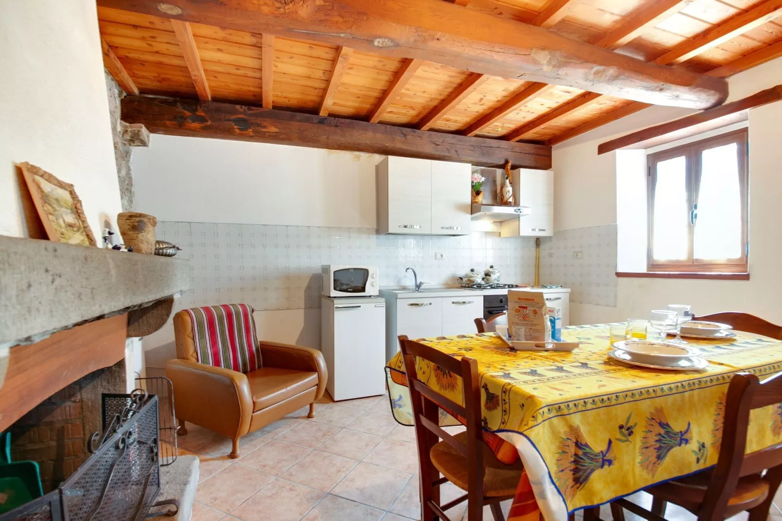 Metato-Dining room