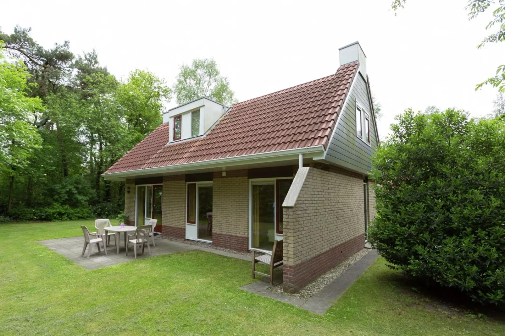 Buitenplaats Berg en Bos nummer 43-Exterior summer