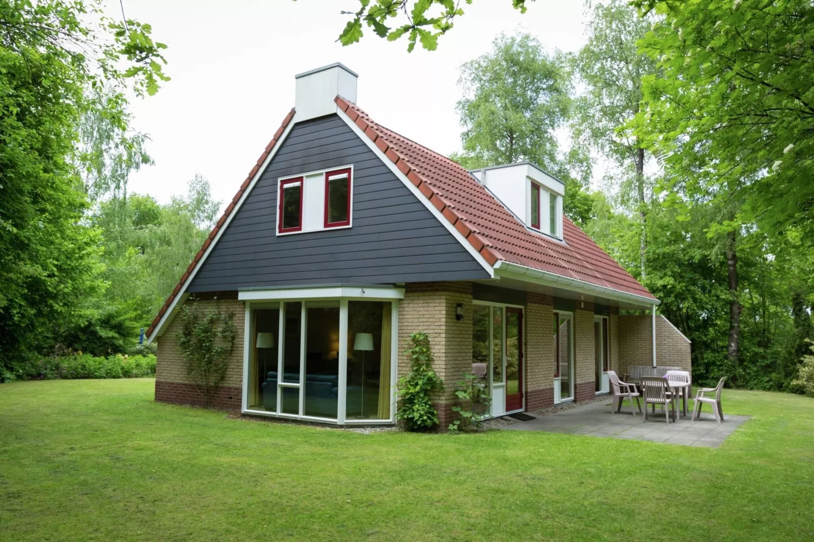 Buitenplaats Berg en Bos nummer 43-Exterior summer