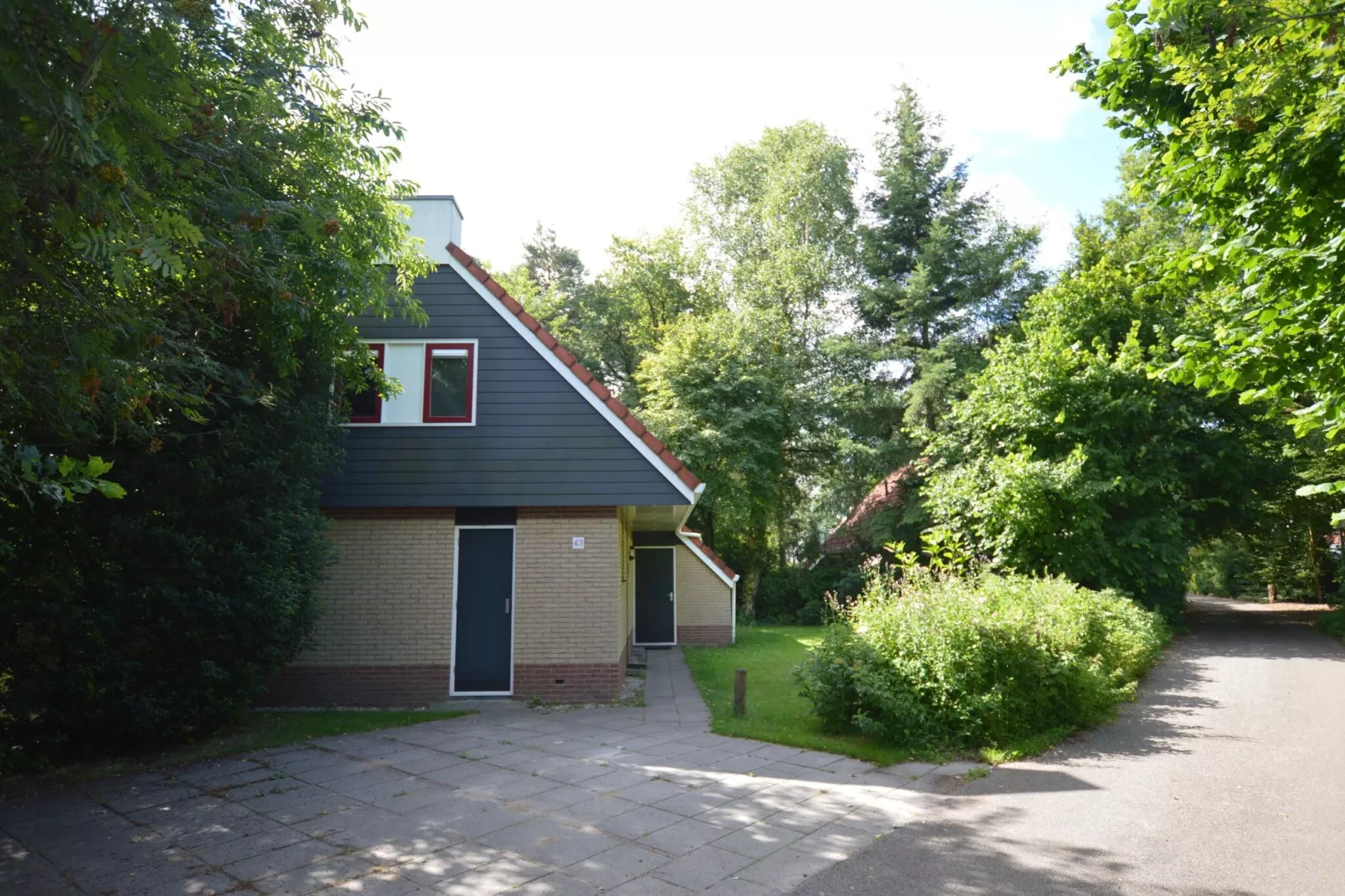 Buitenplaats Berg en Bos nummer 43-Exterior summer